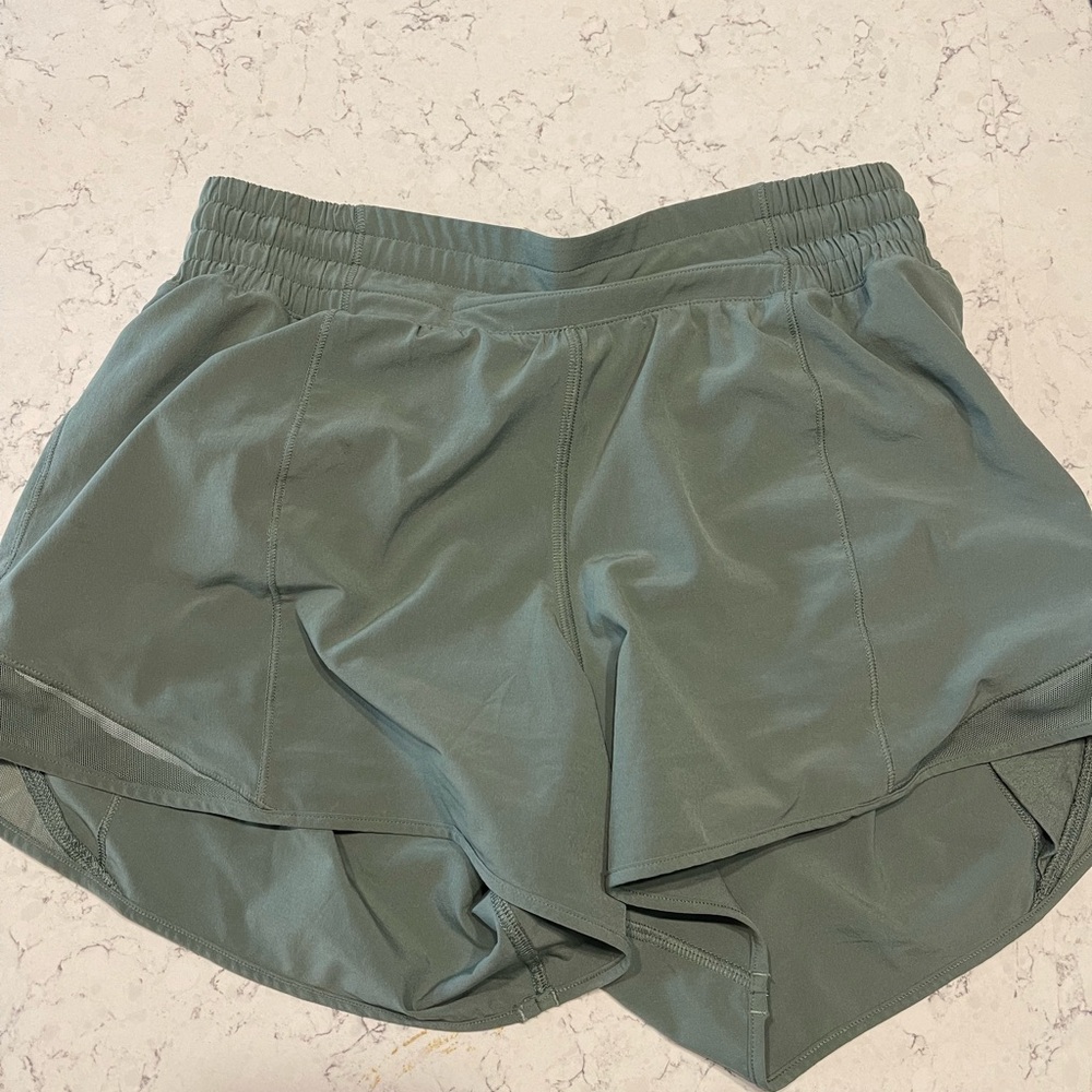 Women's Lulu Lemon Hotty Hot Shorts 4”